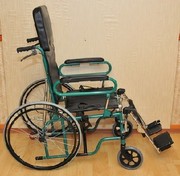 Прокат инвалидного кресла с бесплатной доставкой и вывозом. Стояночный тормоз,  хромовое покрытие и фиксированные подножки.