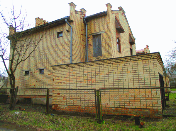 Продам 3-уровневый дом коттедж в пос. Ратомке 8км.от Минска