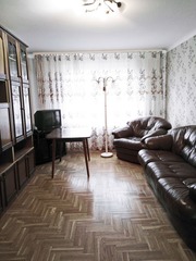 Просторная трехкомнатная с отличным ремонтом и мебелью,  Лынькова 15